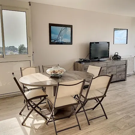 Apartament Renove Avec Tennis Prive, Parking Et Vue - Fr-1-361-162 Jullouville-les-Pins