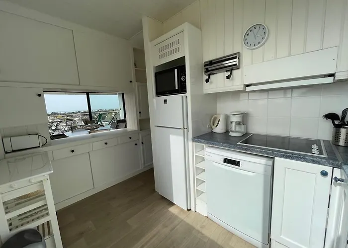 Renove Avec Tennis Prive, Parking Et Vue - Fr-1-361-162 * Jullouville-les-Pins